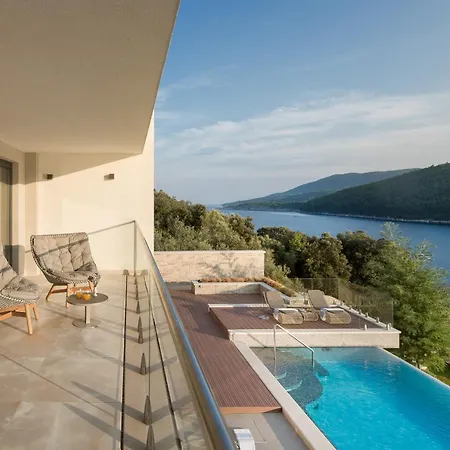 Vila Vlastelini Ii Near Labin - Rabac With Sea View, Beachfront And Wellness