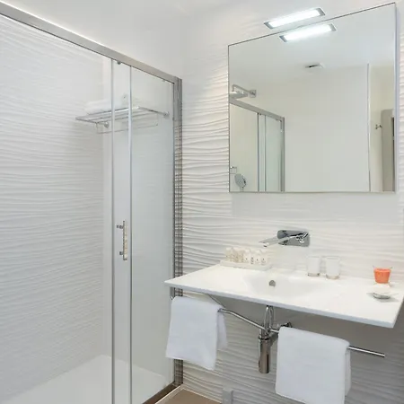 Vlastelini Ii Near Labin - Rabac With Sea View, Beachfront And Wellness Sveta Marina